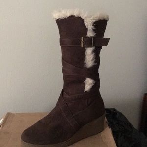 Use Brown winter boots